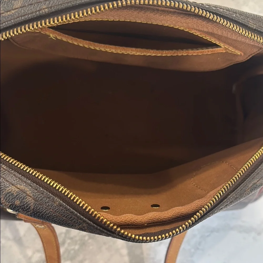 Louis Vuitton Monogram Brown Shoulder Bag - Picture 7 of 8